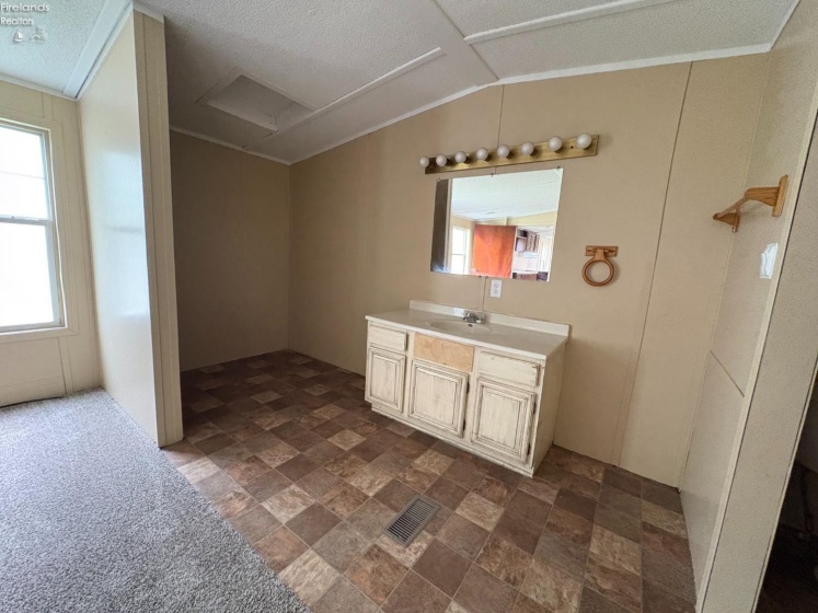 1121 Clayberg Road, Greenwich, 44837, 3 Bedrooms Bedrooms, ,2 BathroomsBathrooms,Residential,For Sale,Clayberg,20262333