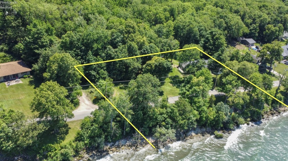 1036 Lakeshore, Kelleys Island, 43438, 4 Bedrooms Bedrooms, ,2 BathroomsBathrooms,Residential,For Sale,Lakeshore,20262342