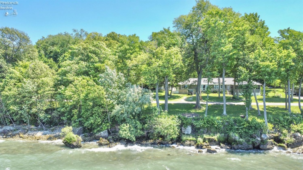 1036 Lakeshore, Kelleys Island, 43438, 4 Bedrooms Bedrooms, ,2 BathroomsBathrooms,Residential,For Sale,Lakeshore,20262342