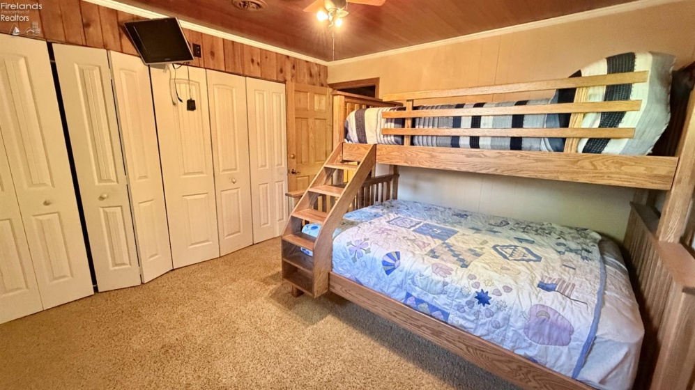 1036 Lakeshore, Kelleys Island, 43438, 4 Bedrooms Bedrooms, ,2 BathroomsBathrooms,Residential,For Sale,Lakeshore,20262342