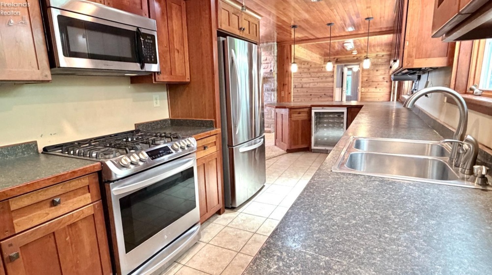 1036 Lakeshore, Kelleys Island, 43438, 4 Bedrooms Bedrooms, ,2 BathroomsBathrooms,Residential,For Sale,Lakeshore,20262342