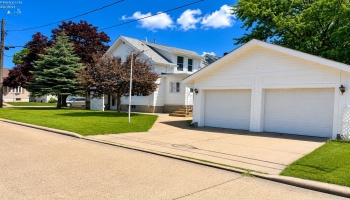 136 Cowdery Street, Sandusky, 44870, 3 Bedrooms Bedrooms, ,2 BathroomsBathrooms,Residential,For Sale,Cowdery,20262343 136 Cowdery Street, Sandusky, 44870, 3 Bedrooms Bedrooms, ,2 BathroomsBathrooms,Residential,For Sale,Cowdery,20262343