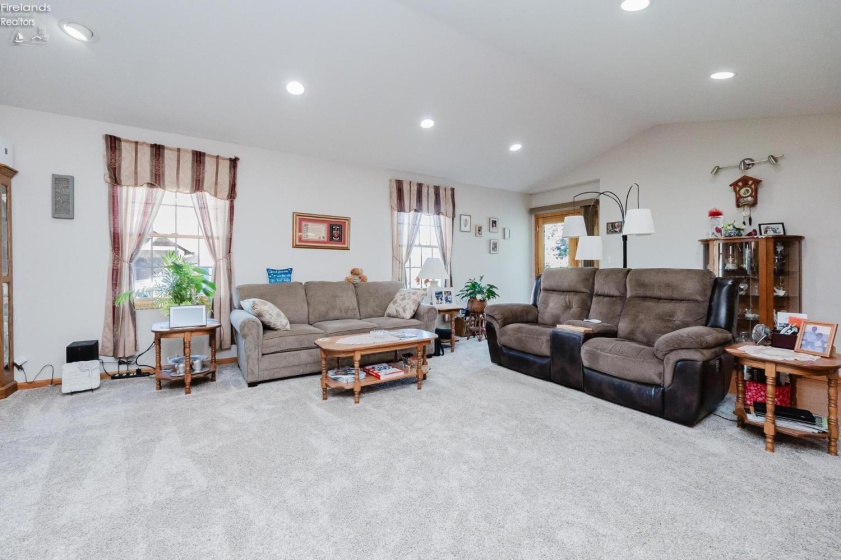 4924 Tiffin Avenue, Castalia, 44824, 3 Bedrooms Bedrooms, ,2 BathroomsBathrooms,Residential,For Sale,Tiffin,20262314