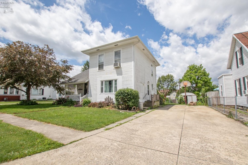 909 Maple Street, Bucyrus, 44820, 3 Bedrooms Bedrooms, ,2 BathroomsBathrooms,Residential,For Sale,Maple,20262338