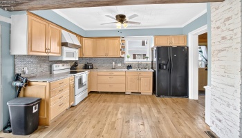 909 Maple Street, Bucyrus, 44820, 3 Bedrooms Bedrooms, ,2 BathroomsBathrooms,Residential,For Sale,Maple,20262338 909 Maple Street, Bucyrus, 44820, 3 Bedrooms Bedrooms, ,2 BathroomsBathrooms,Residential,For Sale,Maple,20262338