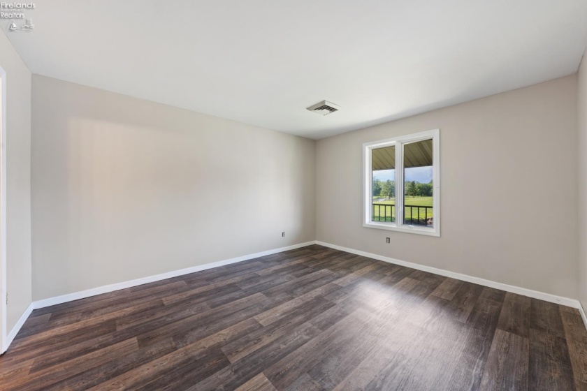 2594 Sun Valley Drive, Port Clinton, 43452, 3 Bedrooms Bedrooms, ,2 BathroomsBathrooms,Residential,For Sale,Sun Valley,20262340