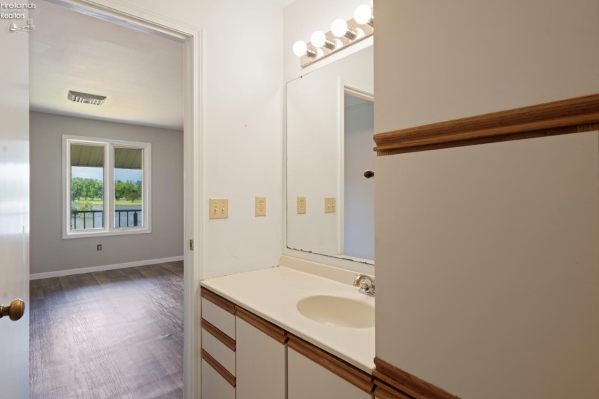2594 Sun Valley Drive, Port Clinton, 43452, 3 Bedrooms Bedrooms, ,2 BathroomsBathrooms,Residential,For Sale,Sun Valley,20262340