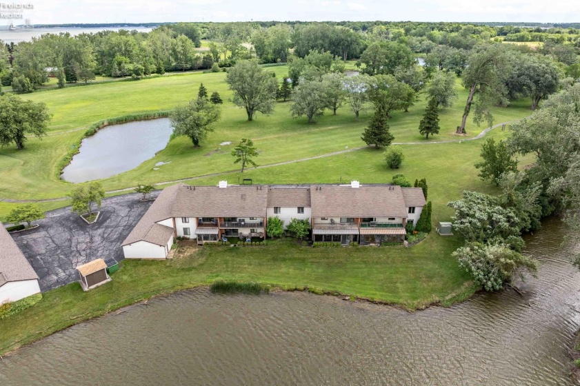 2594 Sun Valley Drive, Port Clinton, 43452, 3 Bedrooms Bedrooms, ,2 BathroomsBathrooms,Residential,For Sale,Sun Valley,20262340