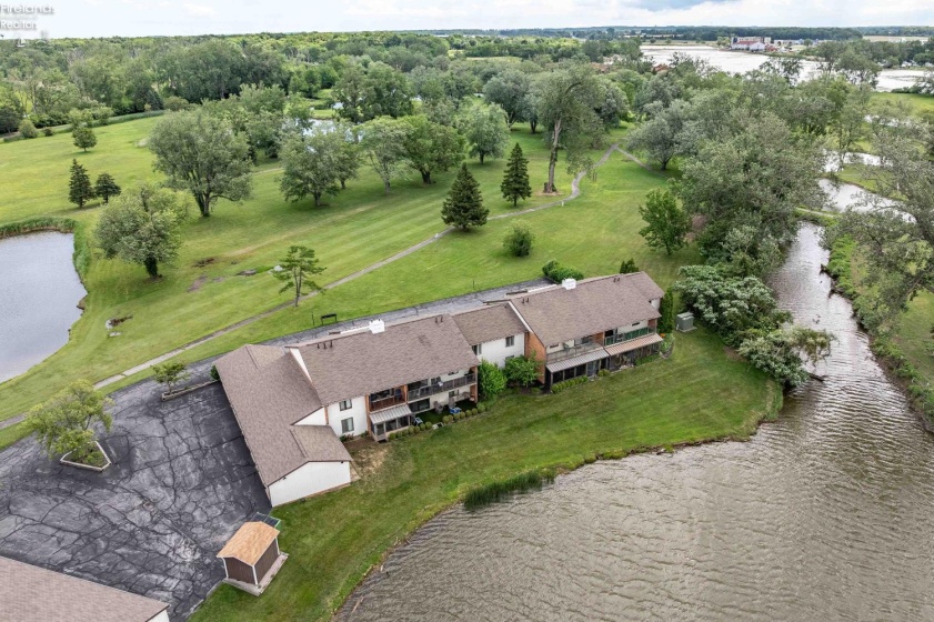2594 Sun Valley Drive, Port Clinton, 43452, 3 Bedrooms Bedrooms, ,2 BathroomsBathrooms,Residential,For Sale,Sun Valley,20262340