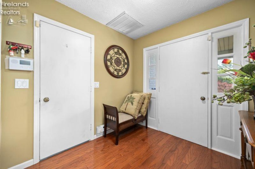 231 Hickory Ridge Drive, Port Clinton, 43452, 3 Bedrooms Bedrooms, ,3 BathroomsBathrooms,Residential,For Sale,Hickory Ridge,20262171