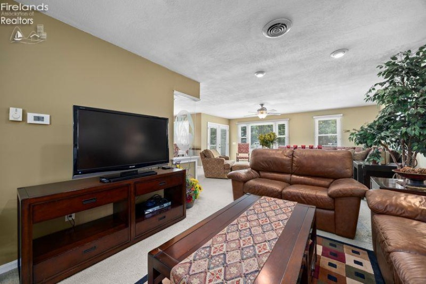 231 Hickory Ridge Drive, Port Clinton, 43452, 3 Bedrooms Bedrooms, ,3 BathroomsBathrooms,Residential,For Sale,Hickory Ridge,20262171