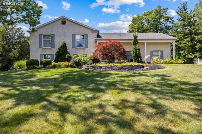 231 Hickory Ridge Drive, Port Clinton, 43452, 3 Bedrooms Bedrooms, ,3 BathroomsBathrooms,Residential,For Sale,Hickory Ridge,20262171