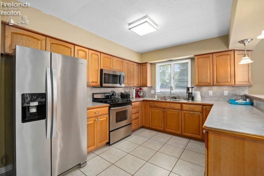 231 Hickory Ridge Drive, Port Clinton, 43452, 3 Bedrooms Bedrooms, ,3 BathroomsBathrooms,Residential,For Sale,Hickory Ridge,20262171