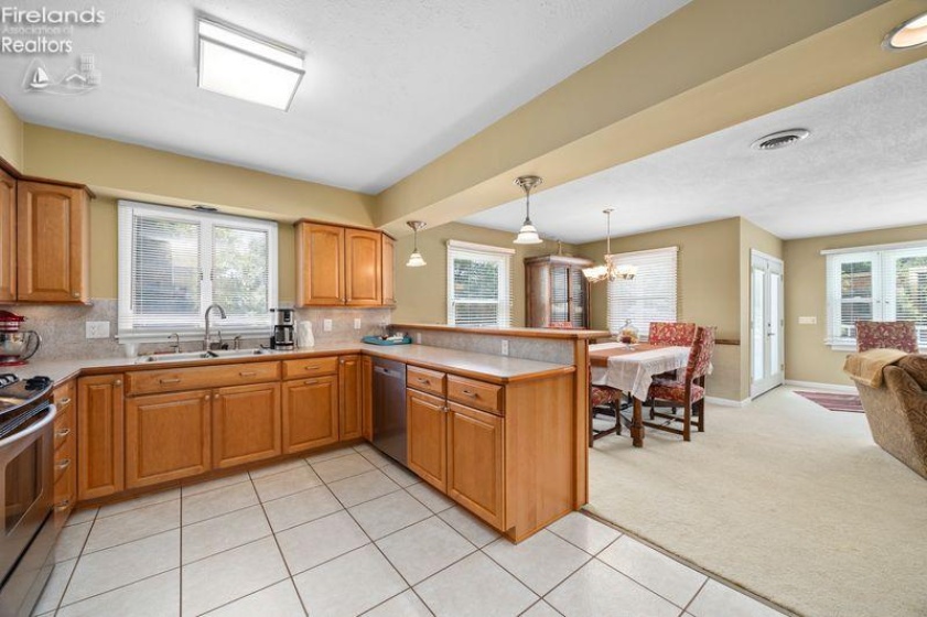 231 Hickory Ridge Drive, Port Clinton, 43452, 3 Bedrooms Bedrooms, ,3 BathroomsBathrooms,Residential,For Sale,Hickory Ridge,20262171