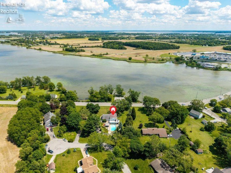 231 Hickory Ridge Drive, Port Clinton, 43452, 3 Bedrooms Bedrooms, ,3 BathroomsBathrooms,Residential,For Sale,Hickory Ridge,20262171