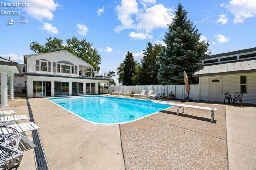 231 Hickory Ridge Drive, Port Clinton, 43452, 3 Bedrooms Bedrooms, ,3 BathroomsBathrooms,Residential,For Sale,Hickory Ridge,20262171