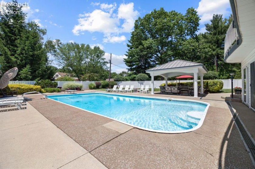 231 Hickory Ridge Drive, Port Clinton, 43452, 3 Bedrooms Bedrooms, ,3 BathroomsBathrooms,Residential,For Sale,Hickory Ridge,20262171
