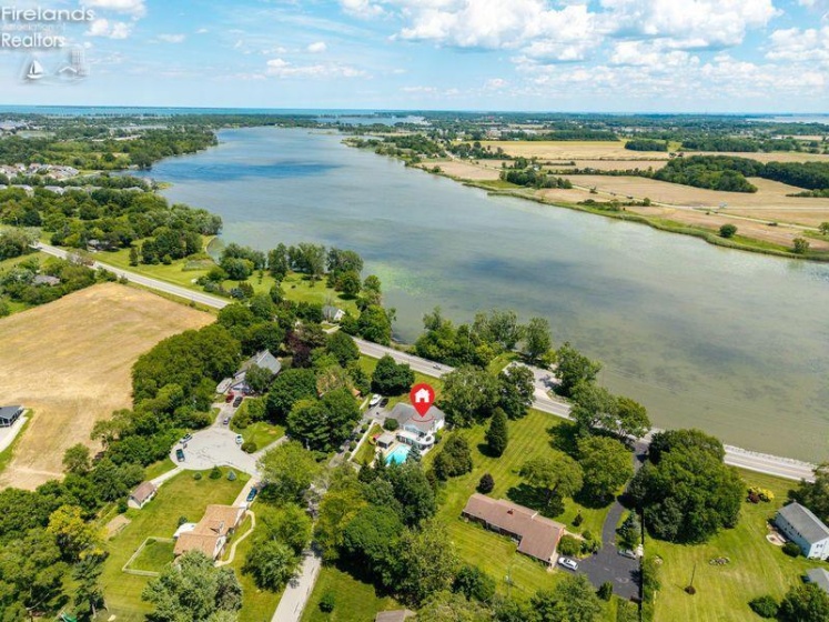 231 Hickory Ridge Drive, Port Clinton, 43452, 3 Bedrooms Bedrooms, ,3 BathroomsBathrooms,Residential,For Sale,Hickory Ridge,20262171