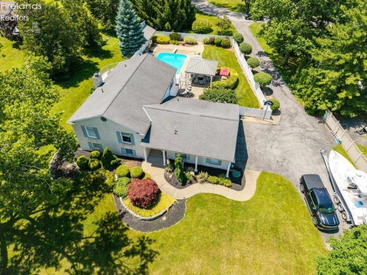 231 Hickory Ridge Drive, Port Clinton, 43452, 3 Bedrooms Bedrooms, ,3 BathroomsBathrooms,Residential,For Sale,Hickory Ridge,20262171