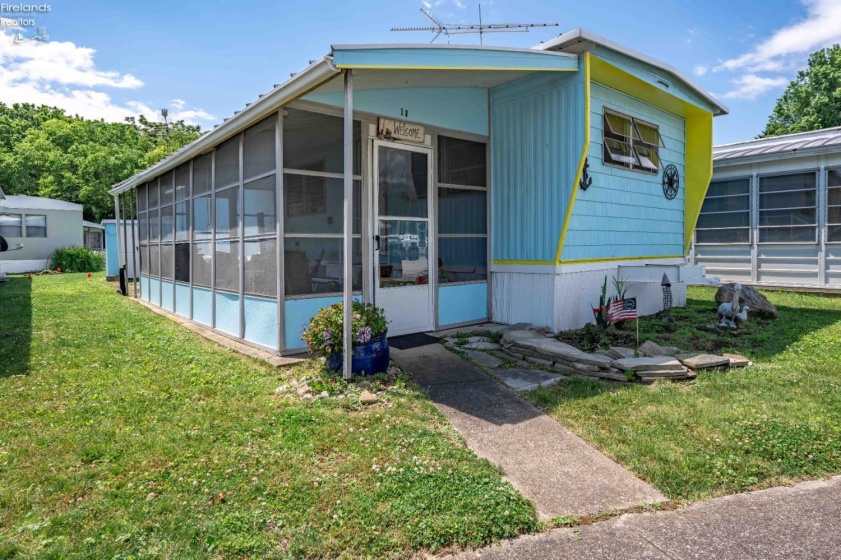 3575 Catawba Road, Port Clinton, 43452, 2 Bedrooms Bedrooms, ,1 BathroomBathrooms,Residential,For Sale,Catawba,20262347