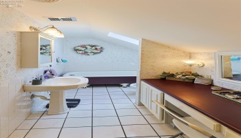 103 6th, Port Clinton, 43452, 4 Bedrooms Bedrooms, ,2 BathroomsBathrooms,Residential,For Sale,6th,20262165
