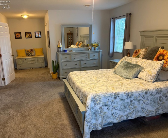 728 Grant Street, Port Clinton, 43452, 5 Bedrooms Bedrooms, ,4 BathroomsBathrooms,Residential,For Sale,Grant,20262127