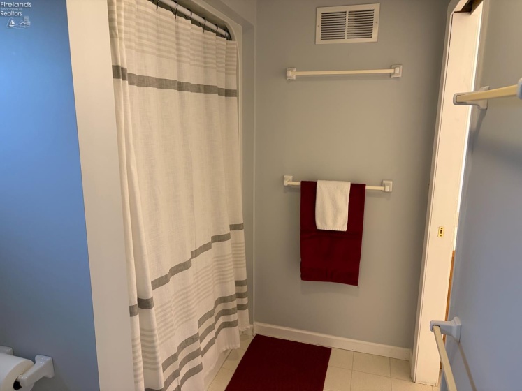 728 Grant Street, Port Clinton, 43452, 5 Bedrooms Bedrooms, ,4 BathroomsBathrooms,Residential,For Sale,Grant,20262127