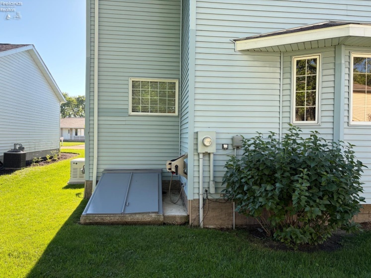 728 Grant Street, Port Clinton, 43452, 5 Bedrooms Bedrooms, ,4 BathroomsBathrooms,Residential,For Sale,Grant,20262127