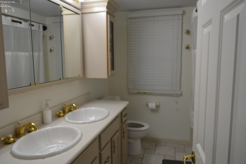 10 Hawthorne Drive, Norwalk, 44857, 6 Bedrooms Bedrooms, ,4 BathroomsBathrooms,Residential,For Sale,Hawthorne,20262222