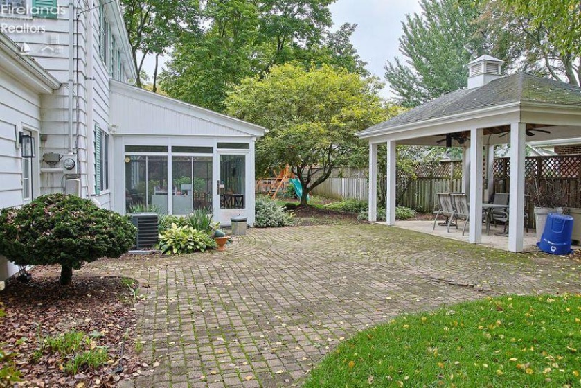 10 Hawthorne Drive, Norwalk, 44857, 6 Bedrooms Bedrooms, ,4 BathroomsBathrooms,Residential,For Sale,Hawthorne,20262222