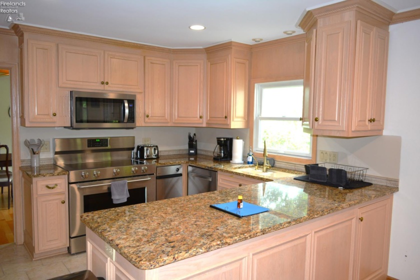 10 Hawthorne Drive, Norwalk, 44857, 6 Bedrooms Bedrooms, ,4 BathroomsBathrooms,Residential,For Sale,Hawthorne,20262222