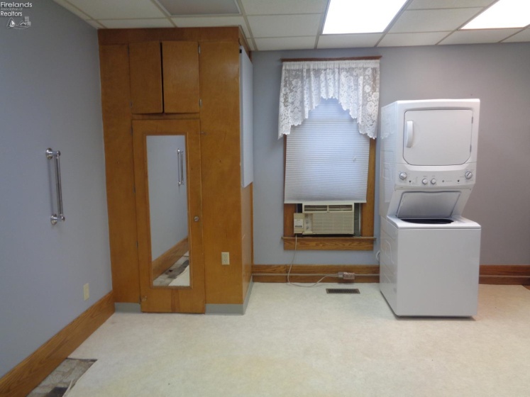 414 Pearl Street, Willard, 44890, 4 Bedrooms Bedrooms, ,3 BathroomsBathrooms,Residential,For Sale,Pearl,20262360