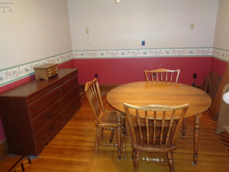 414 Pearl Street, Willard, 44890, 4 Bedrooms Bedrooms, ,3 BathroomsBathrooms,Residential,For Sale,Pearl,20262360