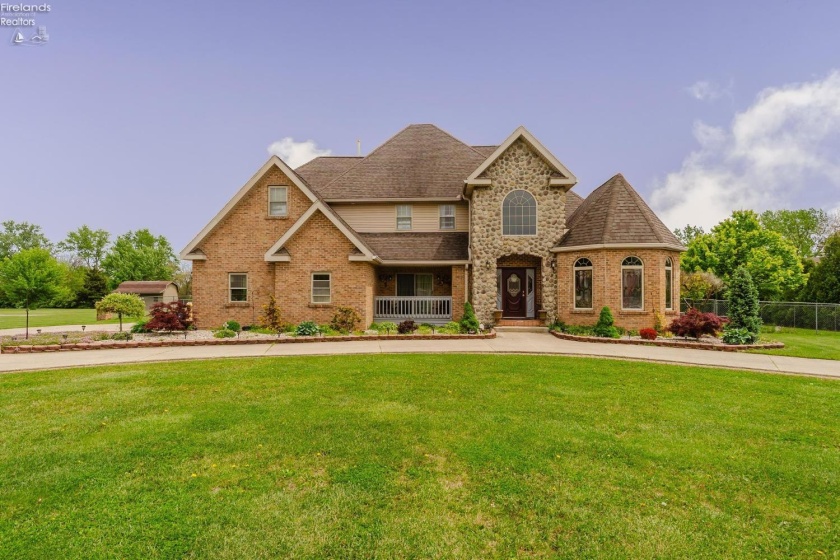 723 Tucker Road, Fremont, 43420, 6 Bedrooms Bedrooms, ,5 BathroomsBathrooms,Residential,For Sale,Tucker,20261698