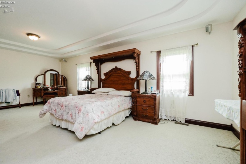 723 Tucker Road, Fremont, 43420, 6 Bedrooms Bedrooms, ,5 BathroomsBathrooms,Residential,For Sale,Tucker,20261698