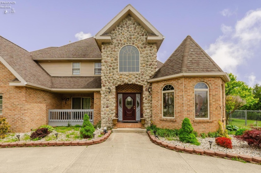723 Tucker Road, Fremont, 43420, 6 Bedrooms Bedrooms, ,5 BathroomsBathrooms,Residential,For Sale,Tucker,20261698
