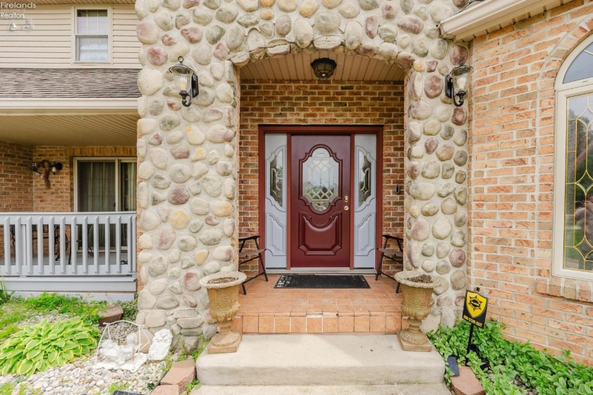 723 Tucker Road, Fremont, 43420, 6 Bedrooms Bedrooms, ,5 BathroomsBathrooms,Residential,For Sale,Tucker,20261698