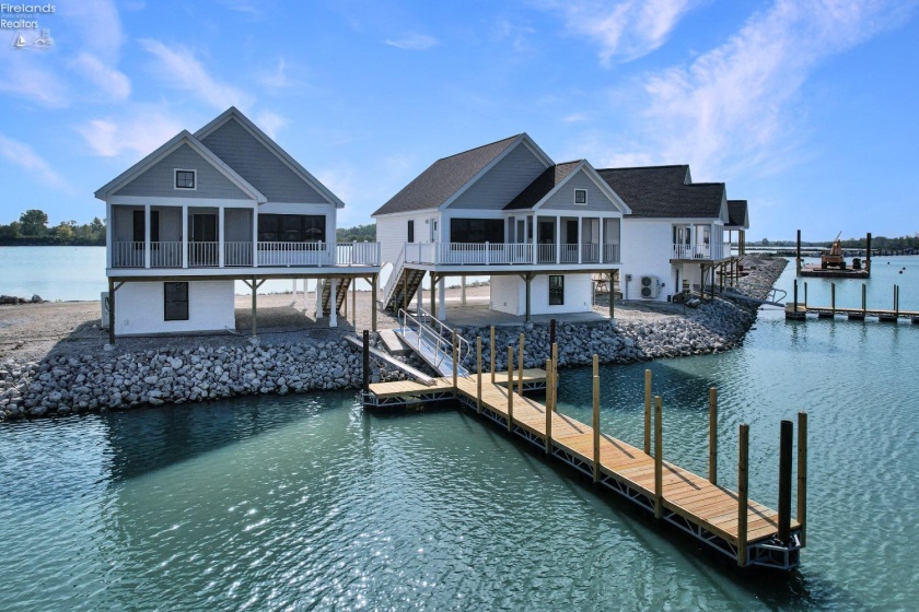 545 Lakeshore Drive, Port Clinton, 43452, 3 Bedrooms Bedrooms, ,2 BathroomsBathrooms,Residential,For Sale,Lakeshore,20262363