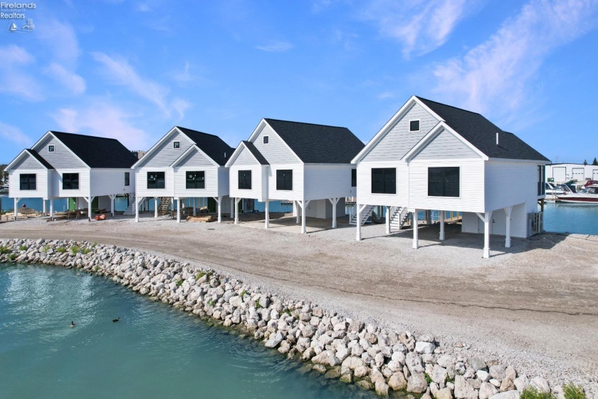 545 Lakeshore Drive, Port Clinton, 43452, 3 Bedrooms Bedrooms, ,2 BathroomsBathrooms,Residential,For Sale,Lakeshore,20262366