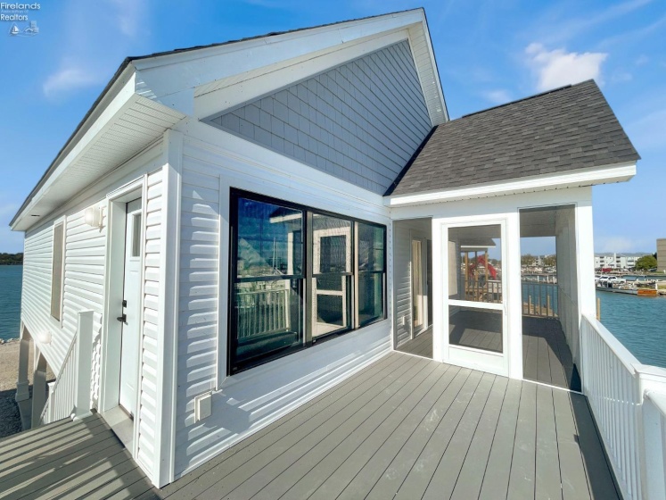 545 Lakeshore Drive, Port Clinton, 43452, 3 Bedrooms Bedrooms, ,2 BathroomsBathrooms,Residential,For Sale,Lakeshore,20262366