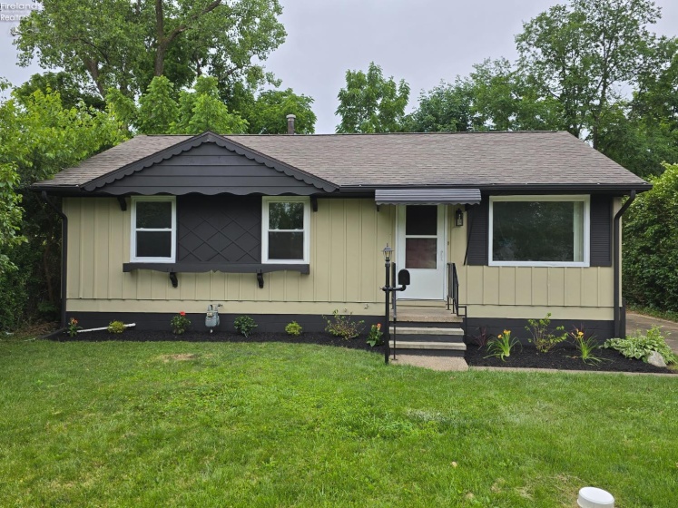 1460 Dixon Drive, Sandusky, 44870, 3 Bedrooms Bedrooms, ,1 BathroomBathrooms,Residential,For Sale,Dixon,20262310