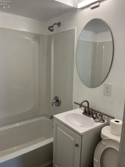 910 17th, Lorain, 44052, 3 Bedrooms Bedrooms, ,1 BathroomBathrooms,Residential,For Sale,17th,20262377
