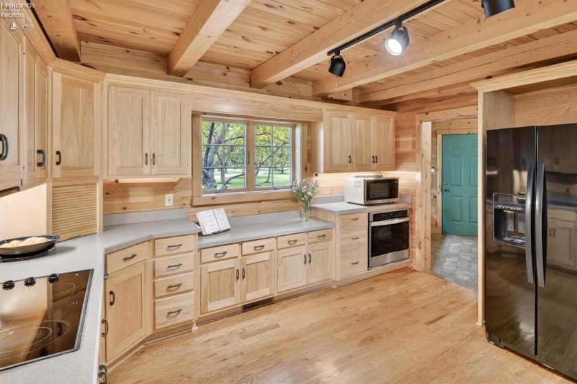 16727 Pitts Road, Wellington, 44090, 4 Bedrooms Bedrooms, ,6 BathroomsBathrooms,Residential,For Sale,Pitts,20262353