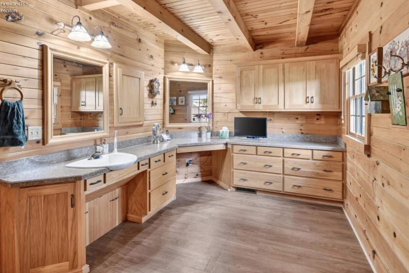 16727 Pitts Road, Wellington, 44090, 4 Bedrooms Bedrooms, ,6 BathroomsBathrooms,Residential,For Sale,Pitts,20262353