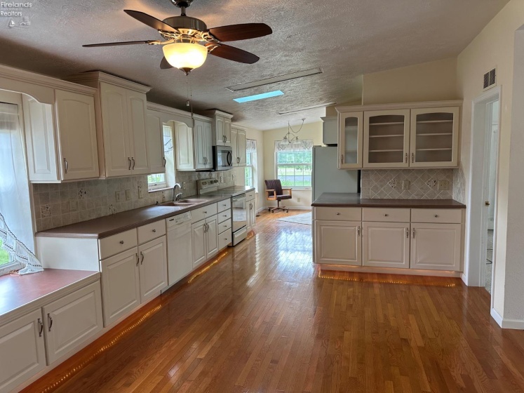 3918 Venice Road, Sandusky, 44870, 3 Bedrooms Bedrooms, ,2 BathroomsBathrooms,Residential,For Sale,Venice,20262386