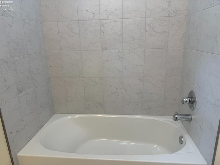 318 Park Avenue, Fremont, 43420, 4 Bedrooms Bedrooms, ,2 BathroomsBathrooms,Residential,For Sale,Park,20262278