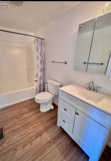 1917 Clinton Street, Sandusky, 44870, 4 Bedrooms Bedrooms, ,2 BathroomsBathrooms,Residential,For Sale,Clinton,20262382