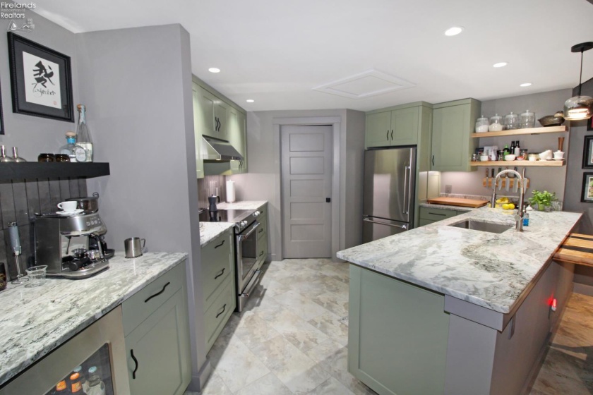 711 Lakeshore Drive, Port Clinton, 43452, 1 Bedroom Bedrooms, ,1 BathroomBathrooms,Residential,For Sale,Lakeshore,20262401