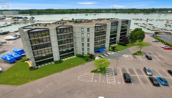 711 Lakeshore Drive, Port Clinton, 43452, 1 Bedroom Bedrooms, ,1 BathroomBathrooms,Residential,For Sale,Lakeshore,20262401