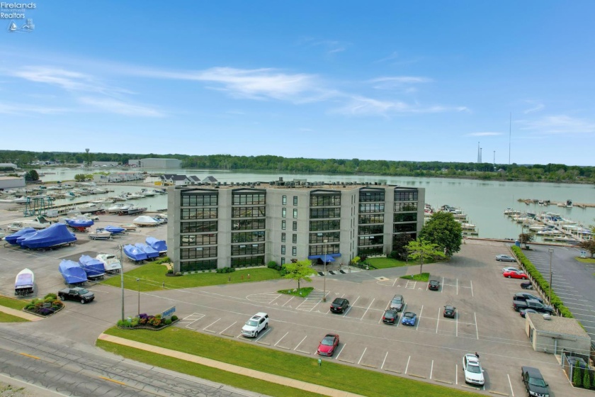 711 Lakeshore Drive, Port Clinton, 43452, 1 Bedroom Bedrooms, ,1 BathroomBathrooms,Residential,For Sale,Lakeshore,20262401